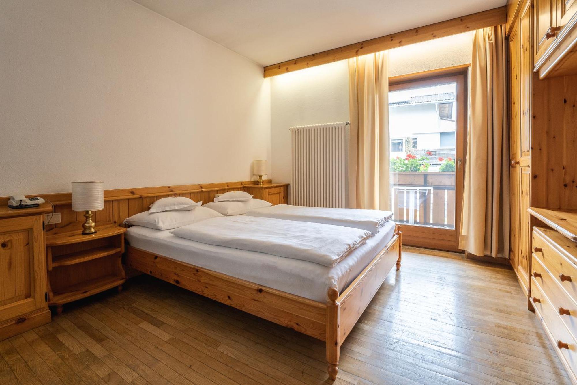 Aparthotel Zum Schloessl Villa Ottone Kamer foto